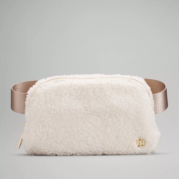 lululemon athletica Handbags - BNWT Lululemon Everywhere Fleece Belt Bag